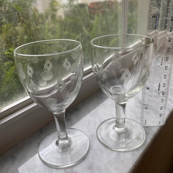 Crystal Cut Etched Diamond & Circle Motif Cordial Vintage Pair Glasses - Picture 3 of 5